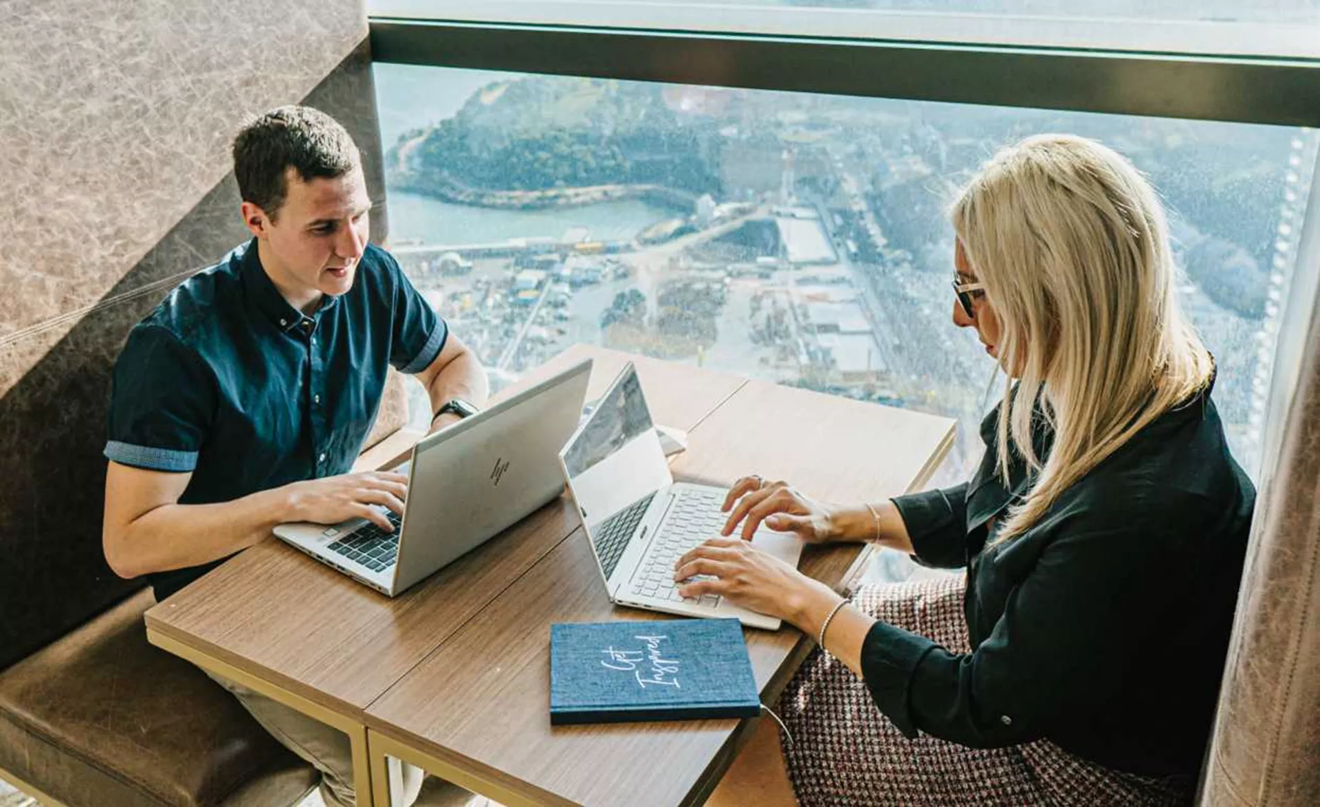 IT Support helping a client